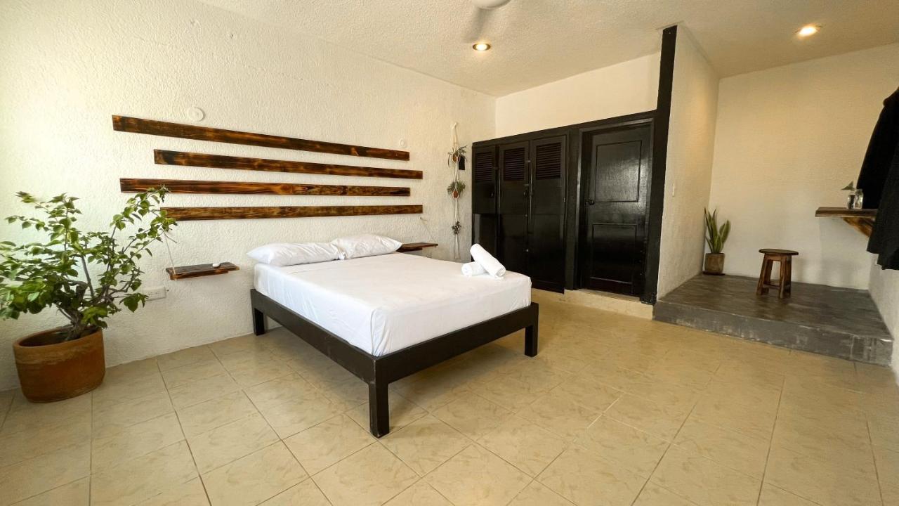 Hostel Oryx Valladolid Вальядолид Экстерьер фото